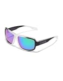 Gafas de Sol F18, unisex, de diseño sportswear curvado envolvente de marcos rectangulares. Combina una montura bicolor vertical que va de transparente frosted a negro mate de dentro hacia fuera en el frente y del final de la patilla hacia el principio de la misma con lentes iridiscentes en tonos esmeralda, azules y lilas.