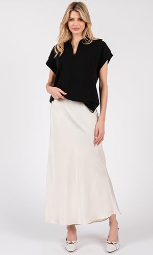 Image of Women's Sleeveless Open-Knit Sweater Vest with Contrast Trim - Perfect for Layering in Spring.