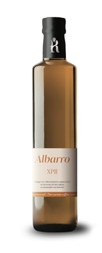 Vinagre de Autor. Vinagre XPII, color rosado-caoba. Vinagre de vino blanco y 15% tinto, aromatizado con hinojo. Vinagre artesanal de vino Ribeiro en botella de 250ml. Vinagres Gourmet.