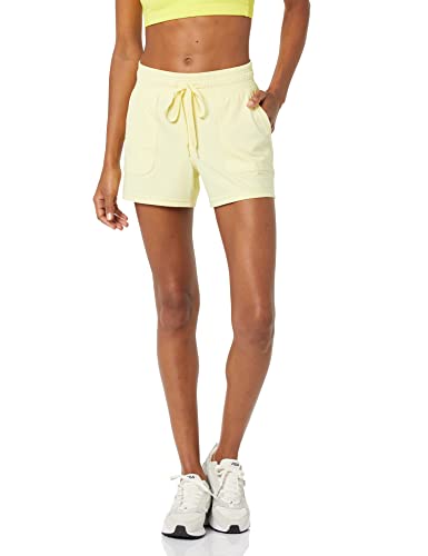 Amazon Essentials Women's Brushed Tech Stretch Short (Available in Plus Size)