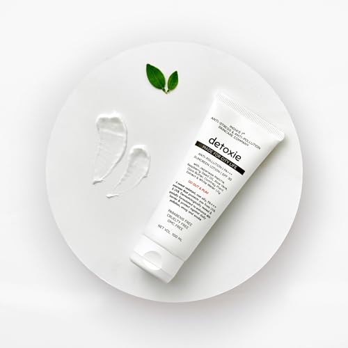 Image of Detoxie Ultra Matte Sunscreen Gel Sunscreen SPF 50 PA++++ | UVA /B & Blue Light Protection for Men & Women, Matte Finish, Dry Tint, For All Skin Types, Water & Sweat Resistant With Spf 50 Pa+++ | No White Cast, Non-Greasy & Non-Comedogenic | 50g
