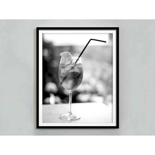 Peinture pour salon au motif de whisky et bière afin d'habiller un grand mur vide