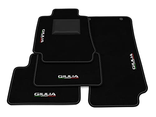 Tappetini su misura per Alfa Romeo Giulia 2016-2025 4WD. Composizione set: 2 tappeti anteriori e 2 tappeti posteriori.