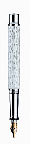Stylo plume Otto Hutt Design 04 blanc à guillochage ondulé pour sublimer vos écrits
