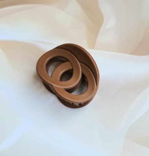 Image of HAIR ACCESSORIES Interlocking Circle Shaped Multicolor Claw Clips Modern Hair Claw Clips, Matte Finish, Cute Hair Jaw Clips Nonslip Clips, Strong Clamp Clutcher (Pack of 1)