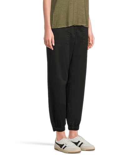 Levi's Women's Essential Jogger Wide Bottom2