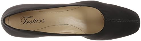 Trotters Women's Doris Pump,Black Micro Fabric,11 W | Image 4
