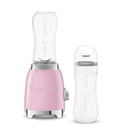 Smeg, Frullatore da Tavolo Compatto PBF01PKEU, 2 Livelli di Velocità, Sicurezza Blocco Motore, 2 Bottiglie da 600 ml in Dotazione, Base Antiscivolo, Avvolgicavo Integrato, 300W, Rosa