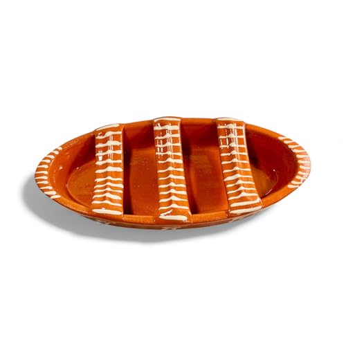 N.2 - Plato de cocina tradicional portugués pintado a mano de terracota con chorizo
