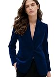 blazer bleu marine fines rayures Coupe flatteuse et confort supérieur : conçue pour la femme moderne, cette veste blazer en velours pour femme dispose d'une silhouette ajustée mais confortable qui épouse le corps. L'inclusion d'une légère élasticité assure une liberté de mouvement sans compromettre la forme. Que vous l'associiez avec un pantalon ajusté pour un look de costume en velours ou un jean pour un style décontracté et intelligent, cette veste en velours pour femme offre un ajustement impeccable et stimulant la confiance pour une variété de morphologies.