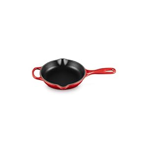Le Creuset Enameled Cast Iron Signature Iron Handle Skillet, 6.33″ (1/2 qt.), Cerise