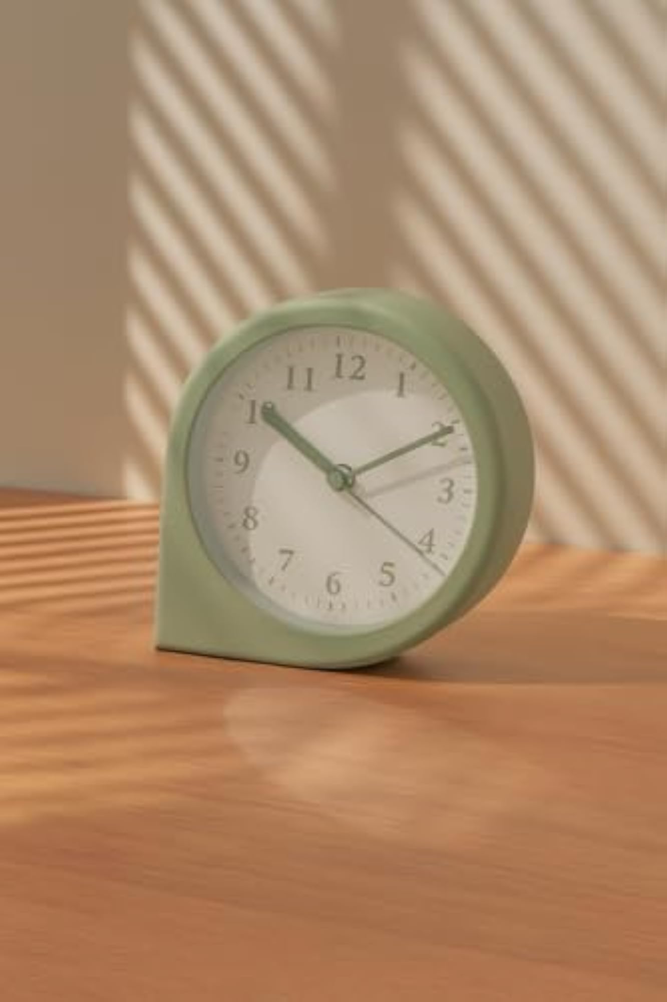 Compact Quartz Table Clock with Anti-Skid Base