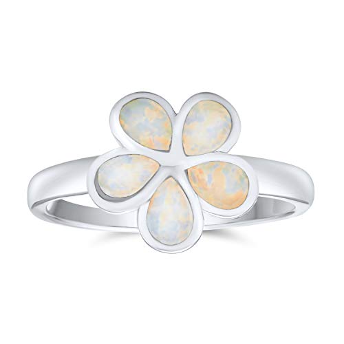 Anillo de plata de ley .925 con ópalo creado blanco y diseño de plumeria fina