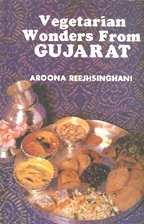 Paperback Vegetarian Wonders from Gujarat Book