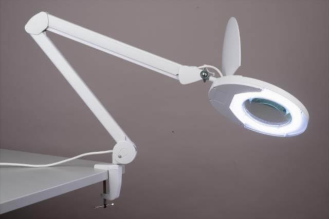 Lampe loupe esthétique Magnify avec éclairage LED réglable - 2