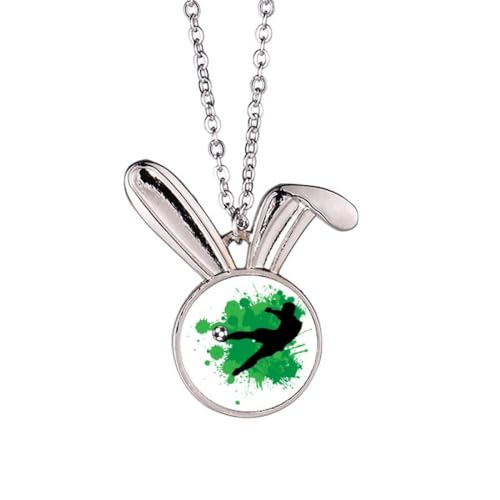 Collier lapin et football aux finitions soignées pour passionnés exigeants