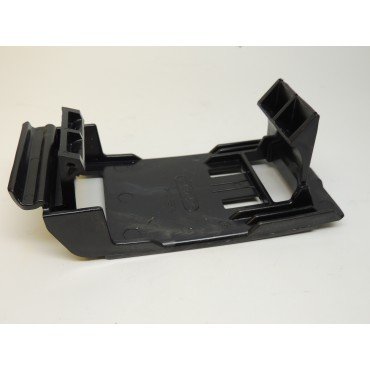 Amazon.com: Volvo Truck 82437425 Retainer Chassis Fairing Upper 