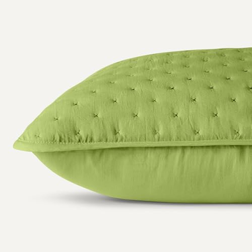 Image of Amazon Basics Brushed Microfiber Quilt Set, Extra Soft with Natural Texture, 3-Piece, King, Green