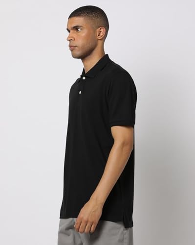 Image of Gap Men Solid Regular fit Half Sleeve Collared Neck T-Shirt