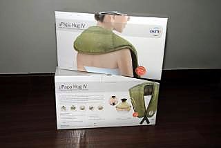 The OSIM uPapa Hug IV massager packaging box, displaying an image of a person wearing the massager on their shoulders, illustrating its intended use.