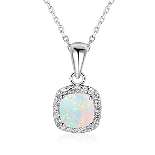 Colliers et pendentifs en argent et opale carrée pour illuminer vos tenues de soirée