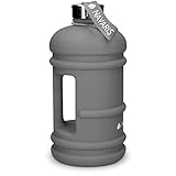 LEICHTGEWICHT: Mit lediglich 200 g ist die 2,2 l Getränkeflasche, die Du bspw. beim Bodybuilding, Kampfsport oder Crossfit daheim oder im Fitnessstudio verwenden kannst, sehr leicht.