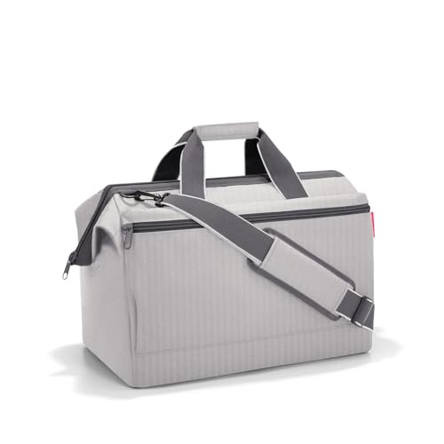 reisenthel allrounder L pocket herringbone grey – Vielseitige Doktortasche für Reise, Arbeit und Freizeit – Mit praktischer Trolley-Aufsteckfunktion reisenthel allrounder L pocket herringbone grey – Vielseitige Doktortasche für Reise, Arbeit und Freizeit – Mit praktischer Trolley-Aufsteckfunktion