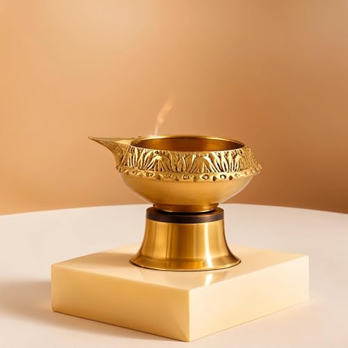 Hashcart Brass Diya for Pooja Kuber Diya [ Pack of 4 Pc ] - Diwali Diyas Diya Lamp for Puja Traditional Indian Oil Lamp Kutthu vilakku Deepam for Diwali Decoration - Indian Diwali Gifts