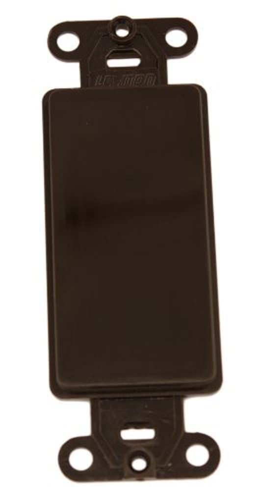Masquer un trou mural avec la plaque adaptatrice Leviton Decora 80414