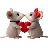Décor Festif Significatif : Conçu comme un cadeau sentimental, l'ornement souris en feutre ajoute une valeur émotionnelle aux anniversaires et aux fêtes. Fonctionnant à la fois comme décoration et souvenir précieux, il apporte un charme sincère à chaque cadre de célébration. Idéal pour embellir votre intérieur pendant les fêtes, il rappelle les moments heureux partagés et sert d'élément décoratif attachant.