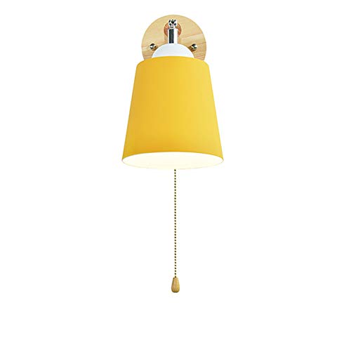 Lampe murale avec interrupteur en bois jaune pour libérer l'espace de votre table de chevet