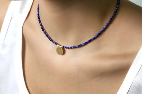 Collier de perles délicates en lapis-lazuli véritable avec pendentif monnaie dorée