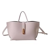 Options de transport : Peut être porté à la main ou en bandoulière. Le port à la main offre une formalité classique et rehausse le style, tandis que le port en bandoulière offre sécurité et commodité supplémentaires.