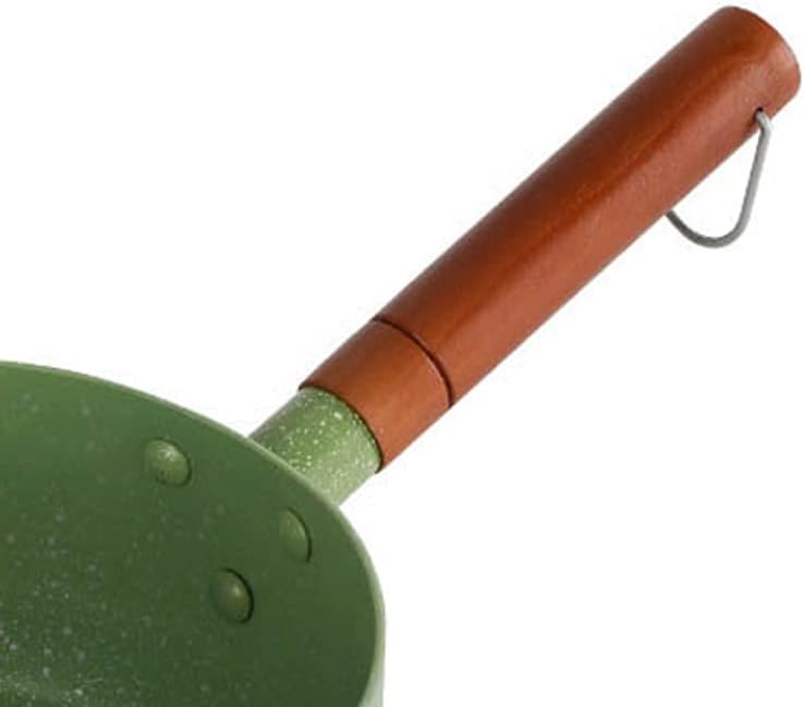 Japanese Yukihira Saucepan With Wooden Handle and Pour Spout, Nonstick Milk Soup Pan, Exquisite Small Induction Cooking Pan for Gas, Electric Stove (Avocado Green 20cm)