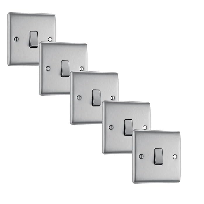 Interruptor de luz individual BG Nexus NBS12 acero cepillado 2 vías 20A de borde redondo pack de 5