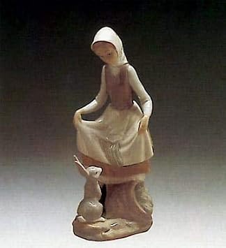 Lladro "Rabbits Food Collectible Figurine #4826 Retired Glazed Finish