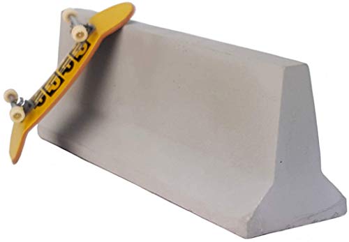 Acacia Grove Jersey Barrier For Fingerboard Skatepark - 1:12 Scale, Made Of Concrete #TOP4