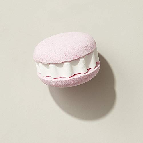 Bubble T Cosmetics Summer Fruits Tea Giant Macaron Bath Fizzer Bomb, Packed With Berry Extracts To Cleanse And Nourish The Skin With An Uplifting Fragrance, 1 X 180G #TOP2