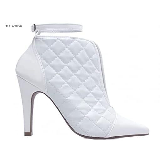 Bota Bico Fino Feminina Torricella Salto Alto Fino 10cm Com Zíper Napa Matelassê E Verniz Cor:Branco;Tamanho:34;