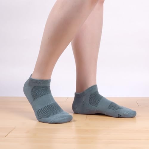Image of BambooMN Men and Women's Rayon from Bamboo Low Cut Ankle Socks for Sports, Work and Everyday Wear - 4 Pairs - Unisex Sizing