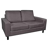 Los cojines de grueso acolchado y las almohadas proporcionan un espacio de asiento cómodo.