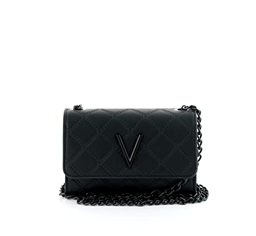 Il VALENTINO Blush Flap Bag nobiliterà la tua vita quotidiana! Il modello originale in alta qualità completerà perfettamente tutti i tuoi abiti. Il tuo essenziale quotidiano più importante, il borsa a tracolla sarà il tuo elegante compagno di tutti i giorni. Dimensioni: 17 x 13 x 5,5 cm