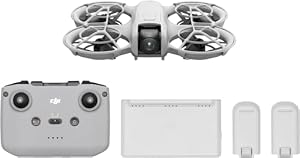 DJI Neo Fly More Combo, Mini drohne mit 4K Kamera für Erwachsene, 135g selbstfliegende Drohne, follow me funktion, Handstart, KI-Motivverfolgung, stabilisiertes Video, mit RC-N3 und 3 Akkus