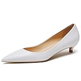 Cuir verni brillant et cuir mat poli sur un talon de chaton qui est parfait pour les événements tout au long de la journée ou les fêtes tard la nuit, en particulier pour le bureau, les affaires, les réunions.