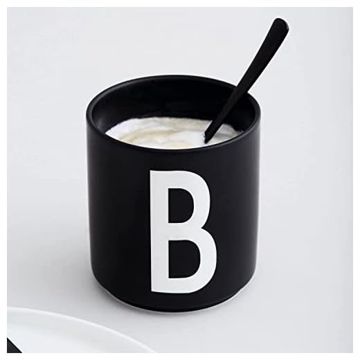 Designbokstäver fint benporslin kopp för hem, kontor och personliga presenter B Svart