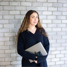 Meira K Show Podcast Por JNS arte de portada