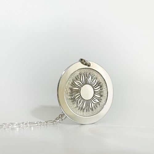 Collier soleil gravé argent médaillon disque pièce de monnaie 45 cm