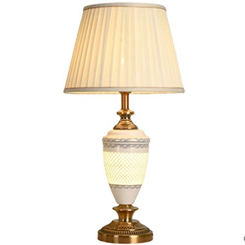 Proste dekoracyjne lampy stołowe, materiałowa obudowa, ceramiczny korpus lampy, miedziany stojak, kreatywny