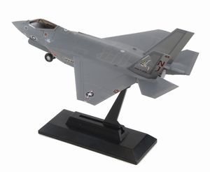 Pit road 1/144 F-35C Lightning II US Navy : Amazon.sg: Toys