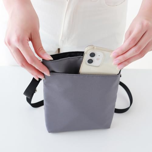 MARY QUANT (マリークヮント) ショルダーポーチ (グレー) スマホショルダー スマホポーチ ポシェット ポケットプラス (約19cm×13cm×2cm) 000846-0001-01